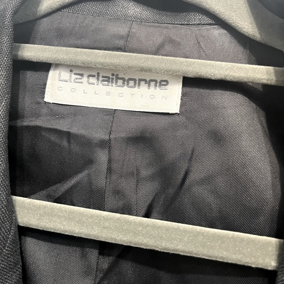 Liz Claiborne Collection Cropped Linen Blazer - Picture 6 of 6